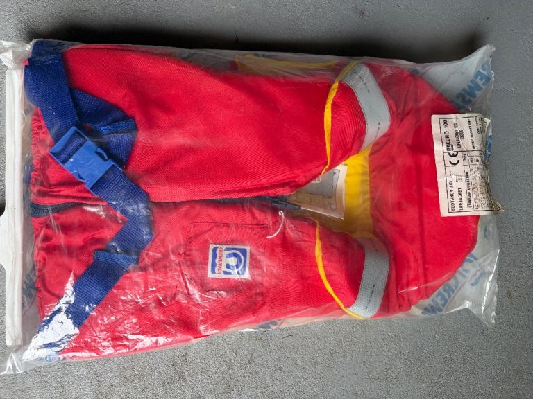 Crewsaver Buoyancy Aid Lifejacket – Adult Medium, Red