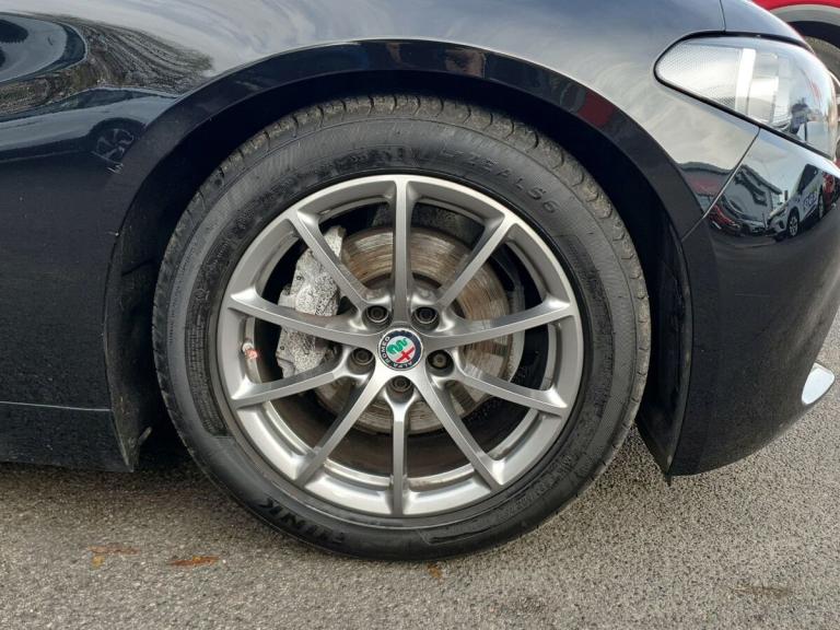 2019 Alfa Romeo Giulia 2.2 JTDM-2 Super 4dr Auto SALOON DIESEL Automatic