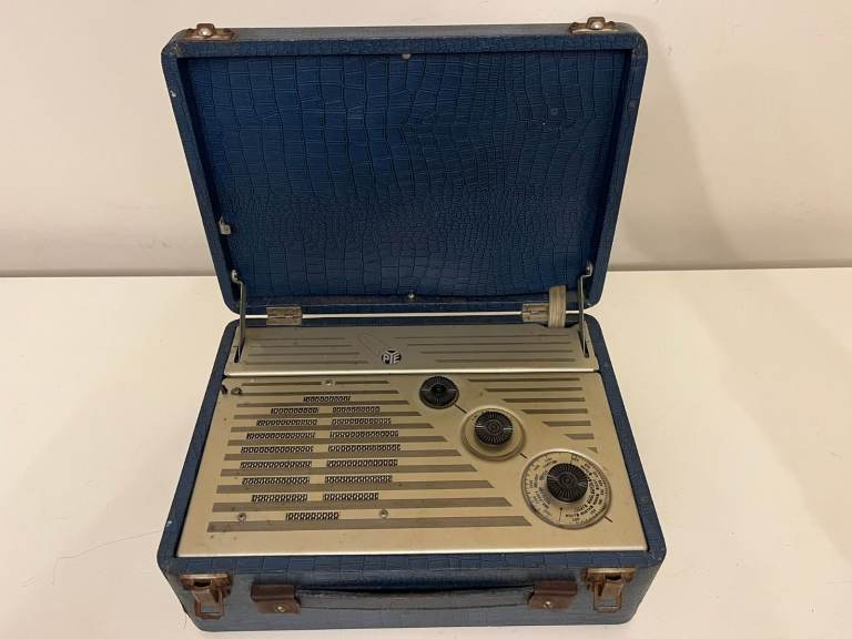 Lovely Vintage 1950s Pye P31MBQ Portable Suitcase Valve Radio