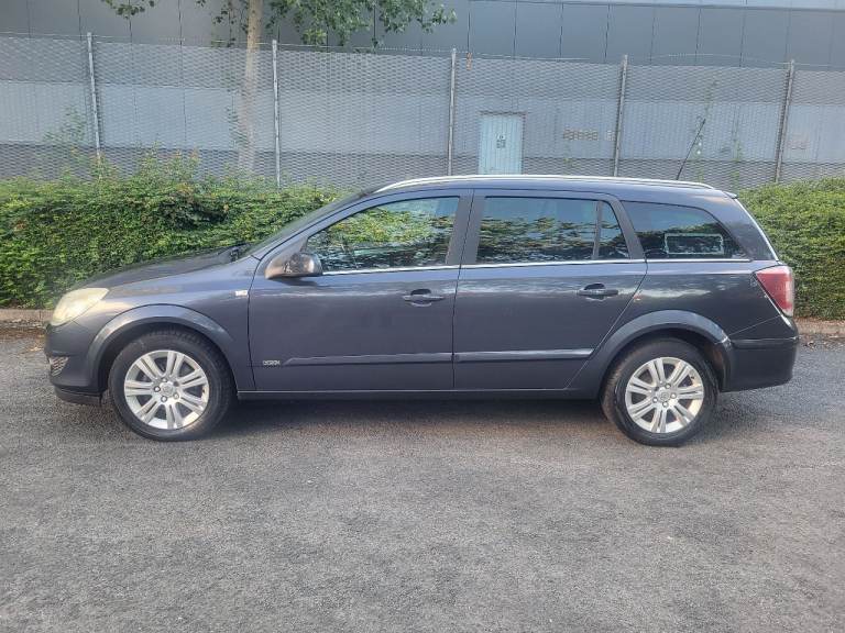 Vauxhall Astra 1.8 elegance estate Automatic. Towbar. Full history. Nice car!
