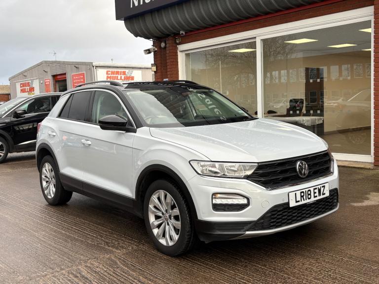 2018 Volkswagen T-Roc 1.5 TSI EVO SE 5dr DSG ++ LEATHER / ULEZ / DAB / BLUETOOTH ++ HATCHBACK Pet...