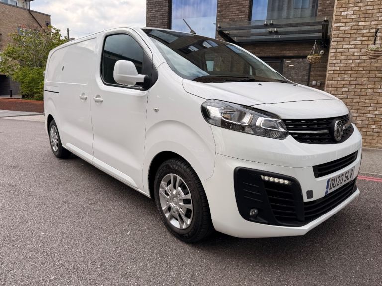 VAUXHALL VIVARO SPORTIVE, SWB, NO VAT, NAVIGATION