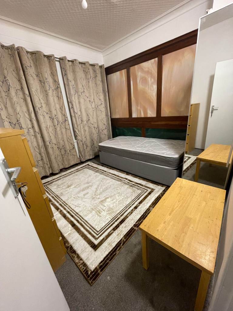 Room For Rent in Edgware