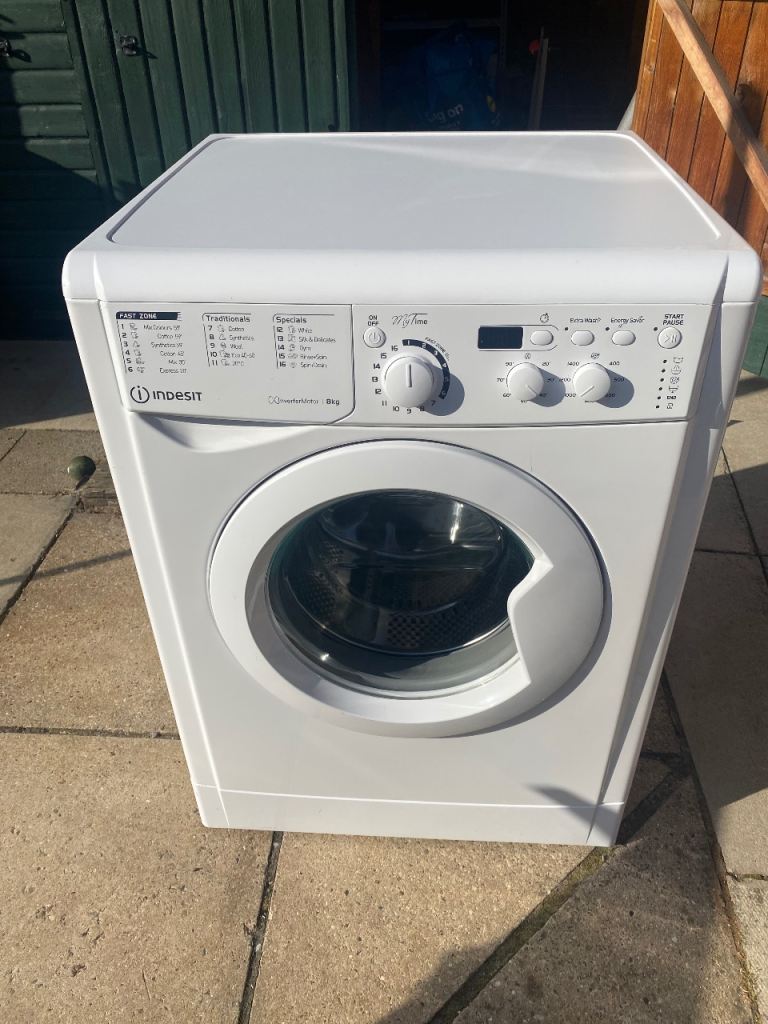 White Indesit Washing Machine – Good Working Order