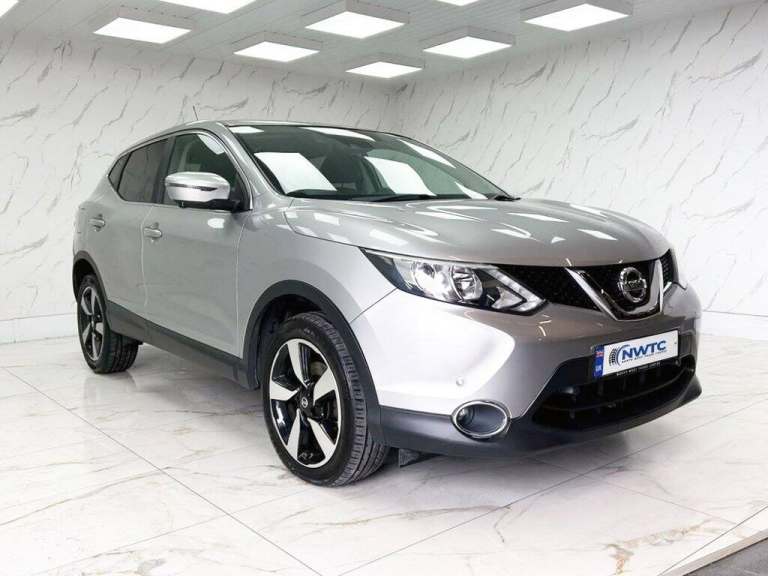 2017 Nissan Qashqai 1.5 dCi N-Connecta SUV 5dr Diesel Manual 2WD Euro 6 (s/s) (110 ps) 2 FORMER H...