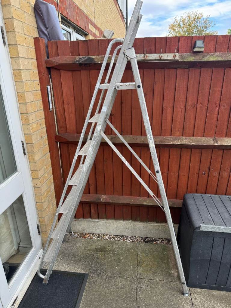 Solid Aluminium 7 Step Folding Ladder (150cm) with Handrails