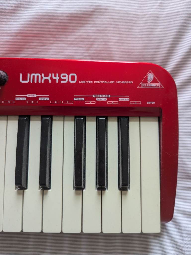 Behringer UMX490 MIDI Controller Keyboard – Good Condition