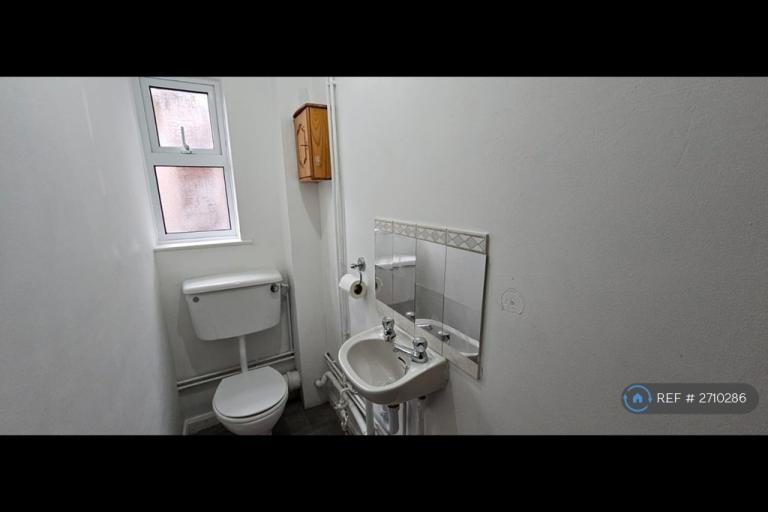 3 bedroom house in Budding Road, Eastington, Stonehouse, GL10 (3 bed) (#2710286)