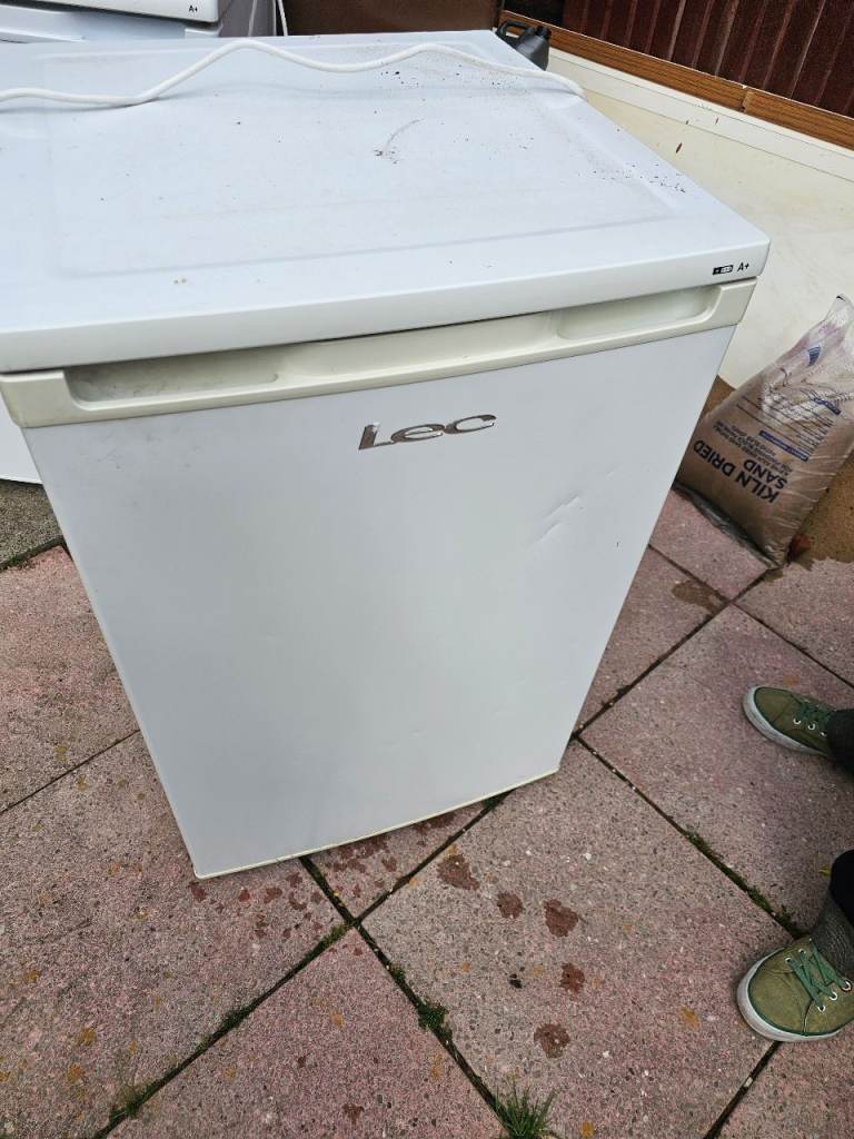 Fridge and freezer