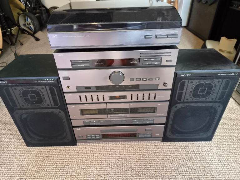 JVC HIFI with speakers