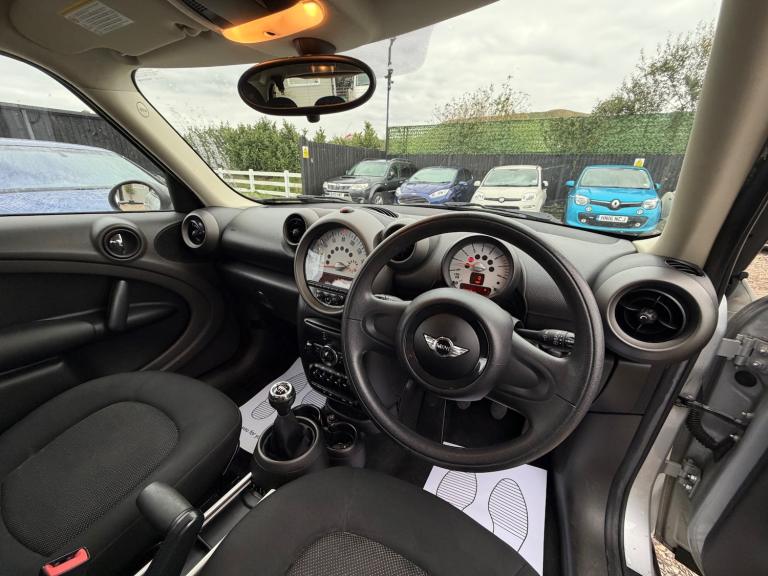 2012 MINI Countryman 1.6 Cooper 5dr HATCHBACK Petrol Manual