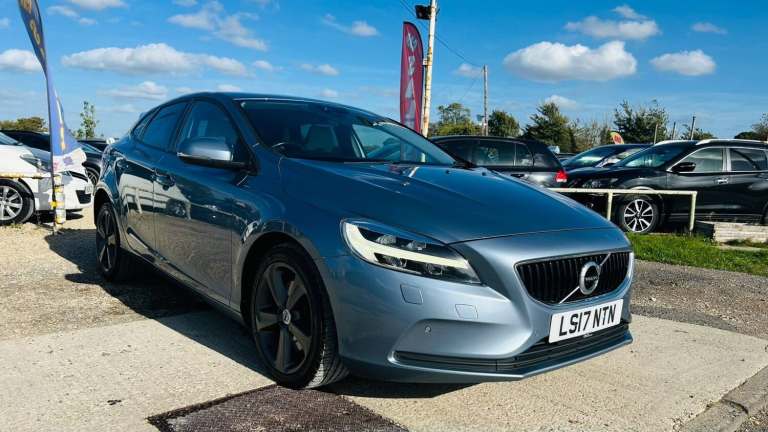 2017 Volvo V40 1.5 T3 Momentum Nav Plus Hatchback 5dr Petrol Auto Euro 6 (s/s)