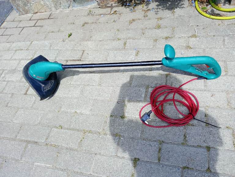 Bosch ART 26 SL electric corded grass strimmer, 280w, working order, collect Porthtowan.