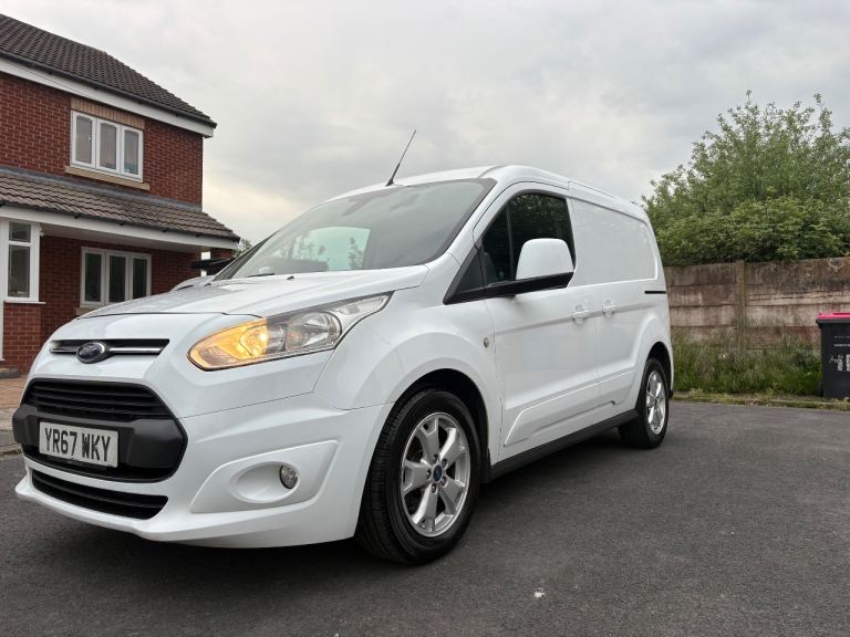 FORD TRANSIT CONNECT Van 2017 Limited Very Clean Van 