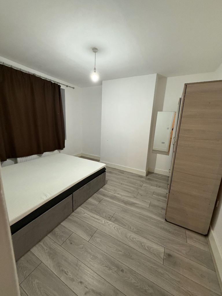 Box room available 