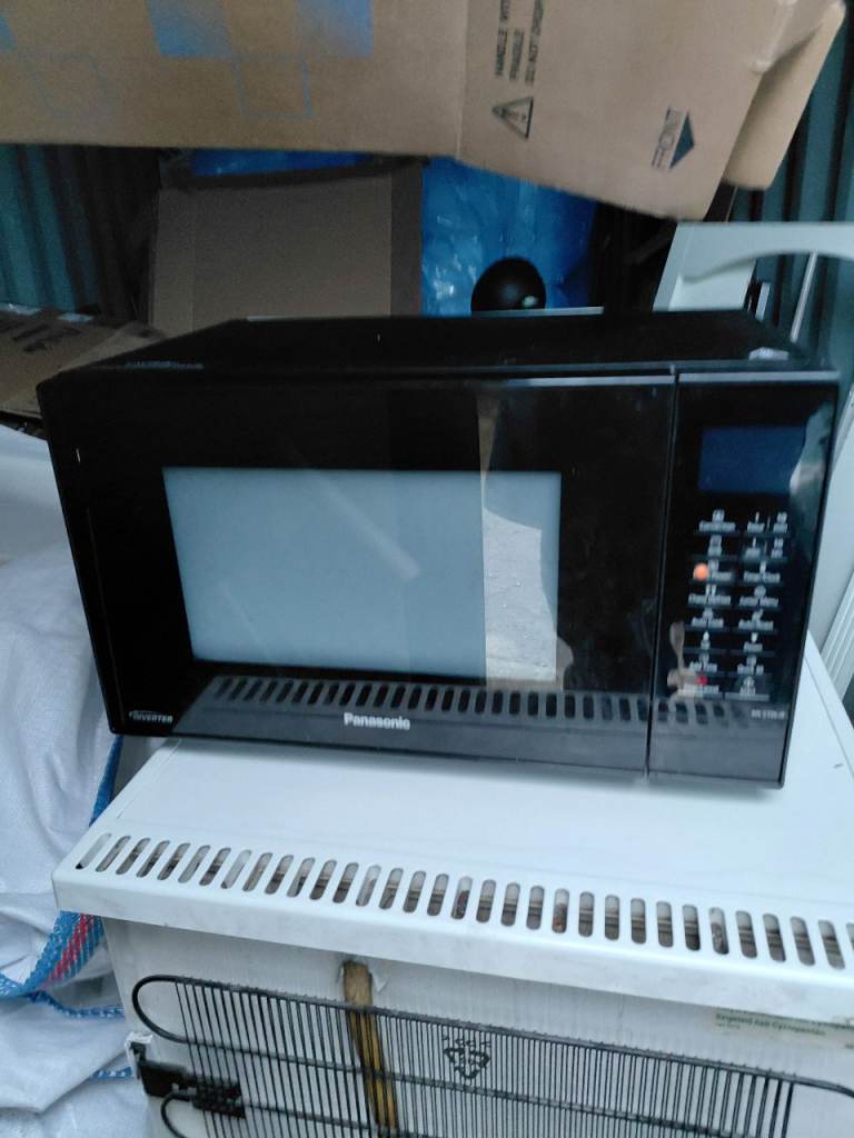 Microwave oven cheap cheerful 