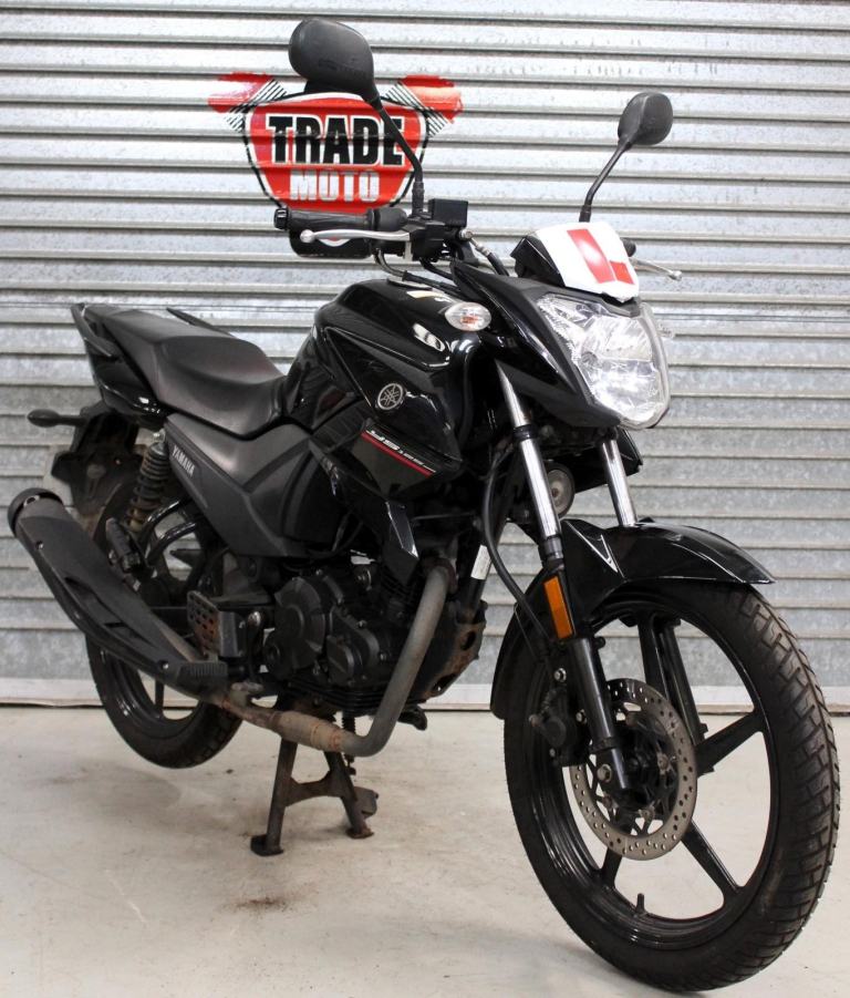 2019 19 YAMAHA YS 125 LEARNER LEGAL TRADE SALE WHITE 4K MILES NEW MOT YS125 YBR