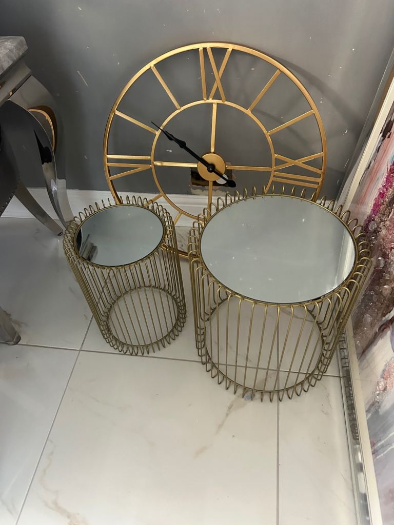 Gold clock, tables mirror lampsx2 vases 