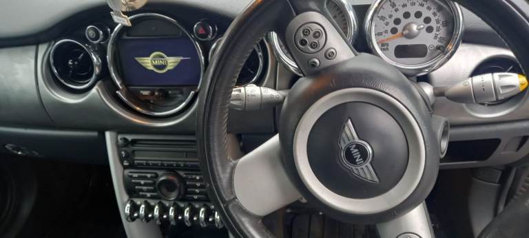 Mini, CONVERTIBLE, Convertible, 2005, Manual, 1598 (cc), 2 doors