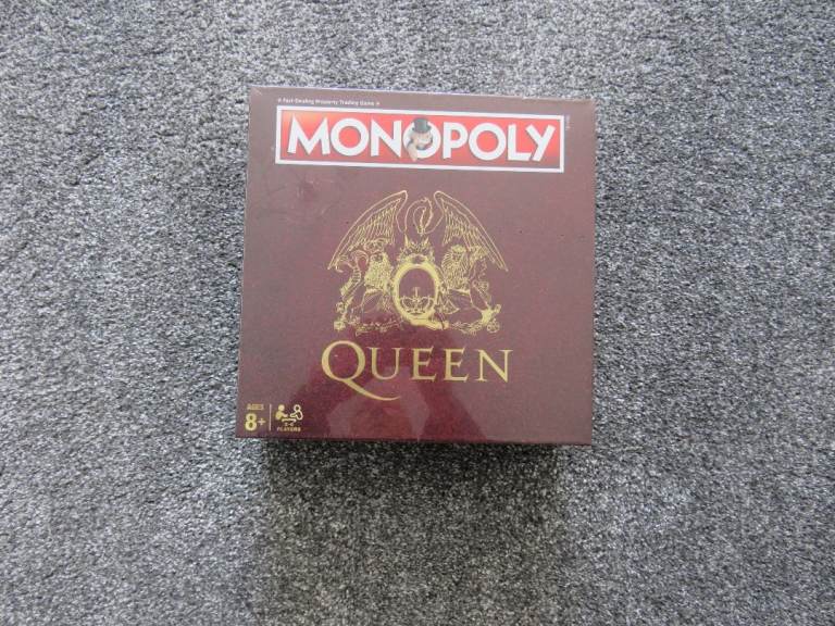 MONOPOLY QUEEN EDITION