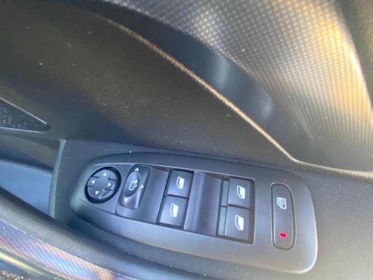 2018 Peugeot 2008 1.2 PureTech Allure Premium 5dr [Start Stop] HATCHBACK PETROL Manual