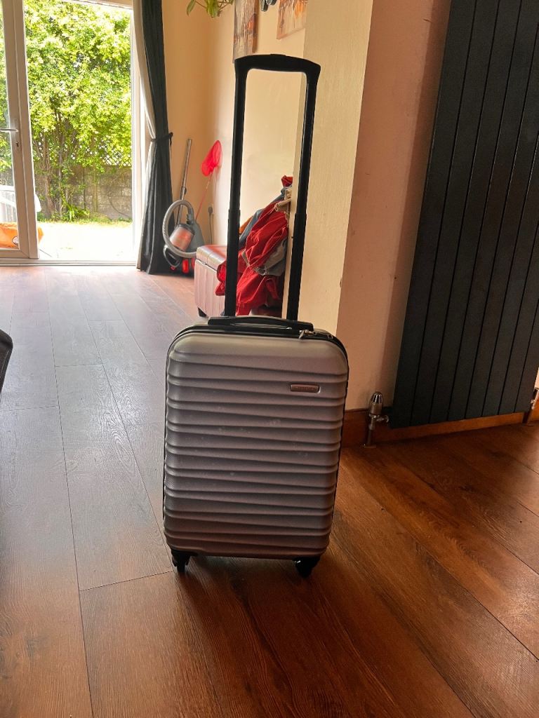 Silver Grey heardshell 4 wheel cabin  bag (55 \40 \20 cm