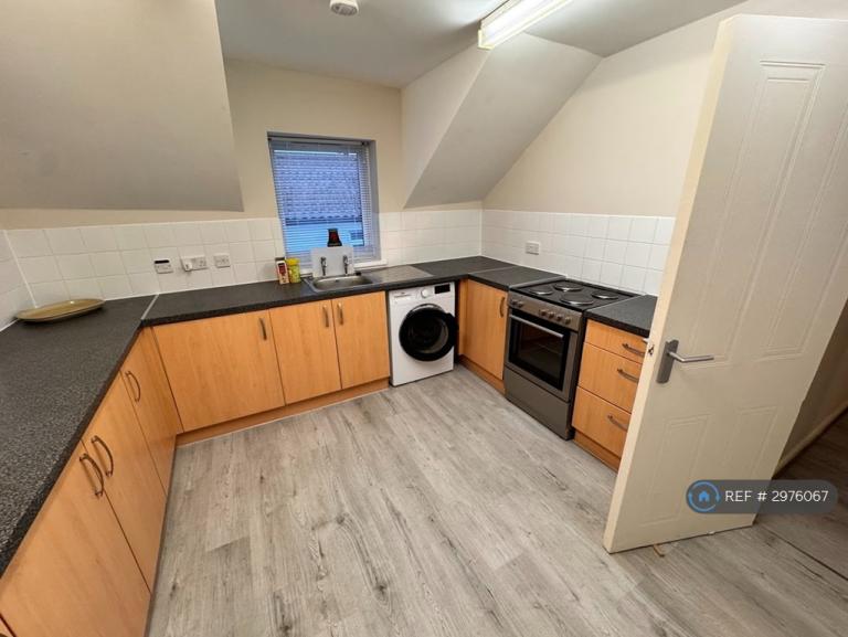 2 bedroom flat in Norwich Street, Fakenham, NR21 (2 bed) (#2976067)