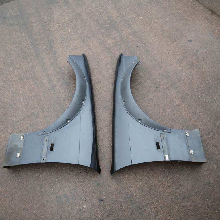BMW E36 compact saloon touring black front wings with arch extensions