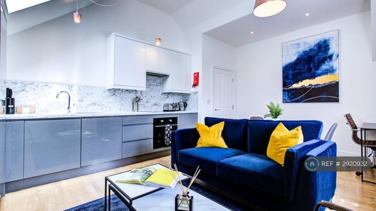 1 bedroom flat in Dukes Avenue, New Malden, KT3 (1 bed) (#2920932)