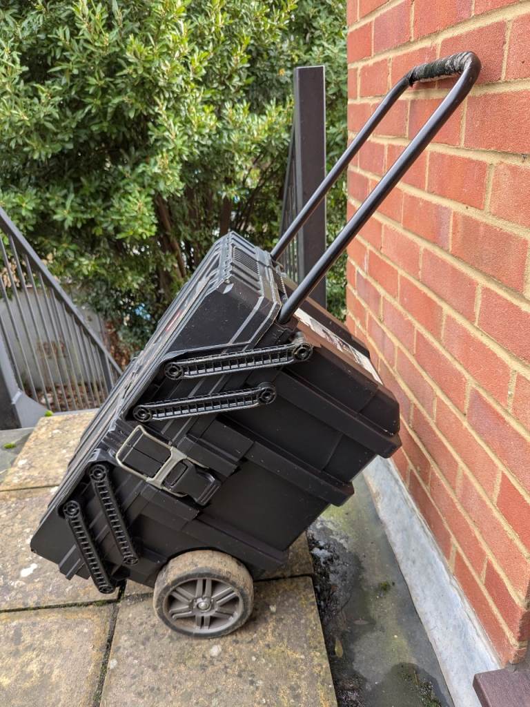 KETER ROC 57L Cantilever Job Box