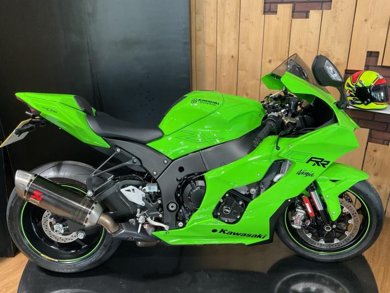 Kawasaki Ninja ZX10RR Performance 2023 just 2300 Miles! Superb! FREE UK DELIVERY