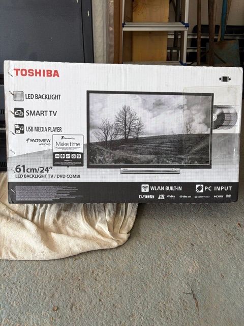 Toshiba 24-inch Smart LED TV with Built-in DVD Player - Used