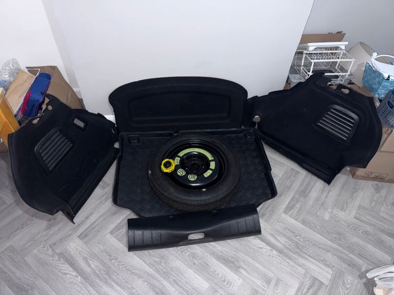 Citroen DS3 complete rear boot Carpets,Spare wheel, Rubber Matt, Parcel shelf, Plastic trim