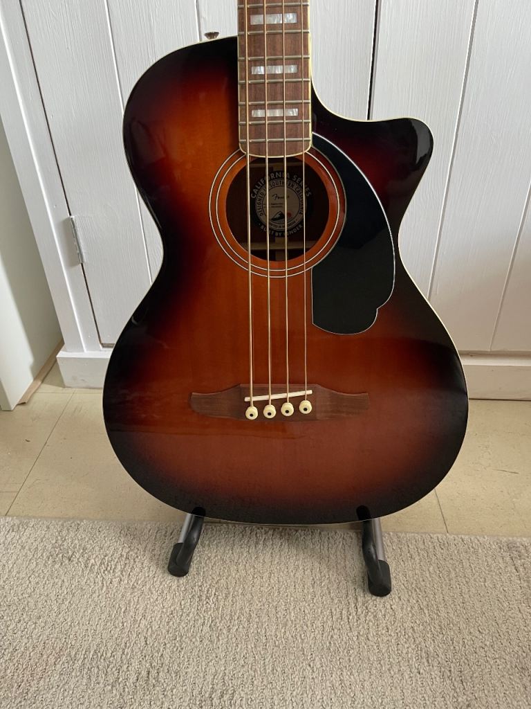 Fender Kingman V2 electro acoustic bass