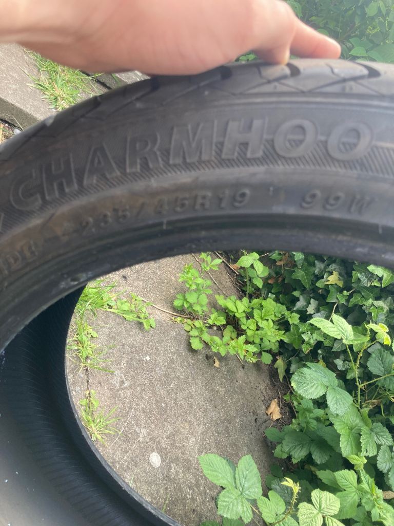 1xCharmhoo tyre 235/45/r19 6mm tread 