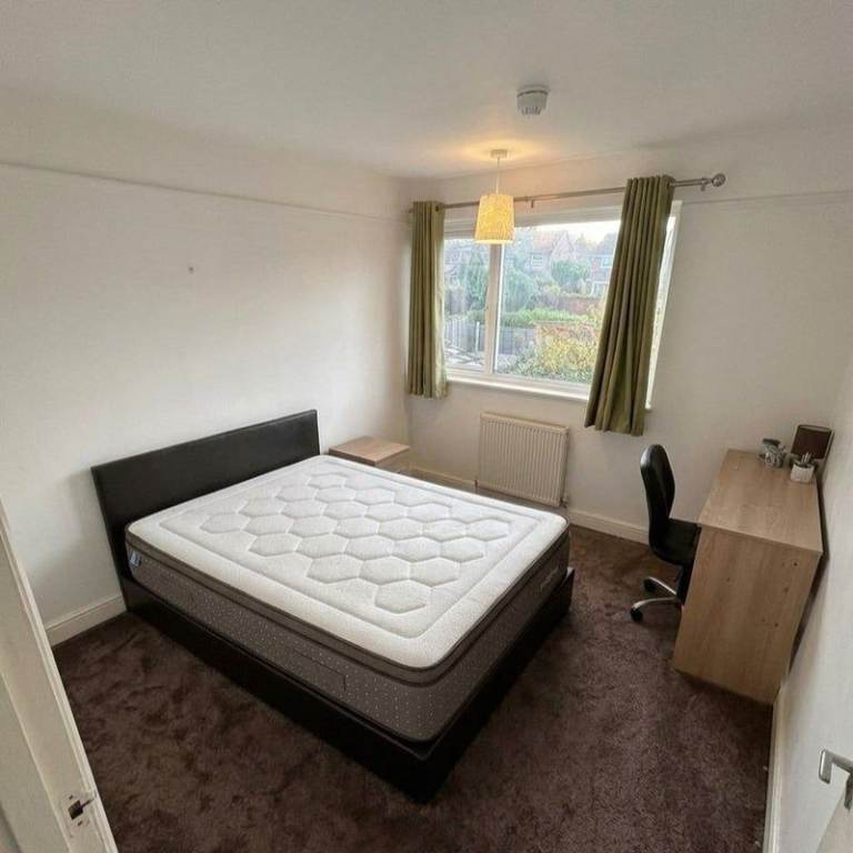 Double Room in House Share | Micklefield Road HP2 4PG