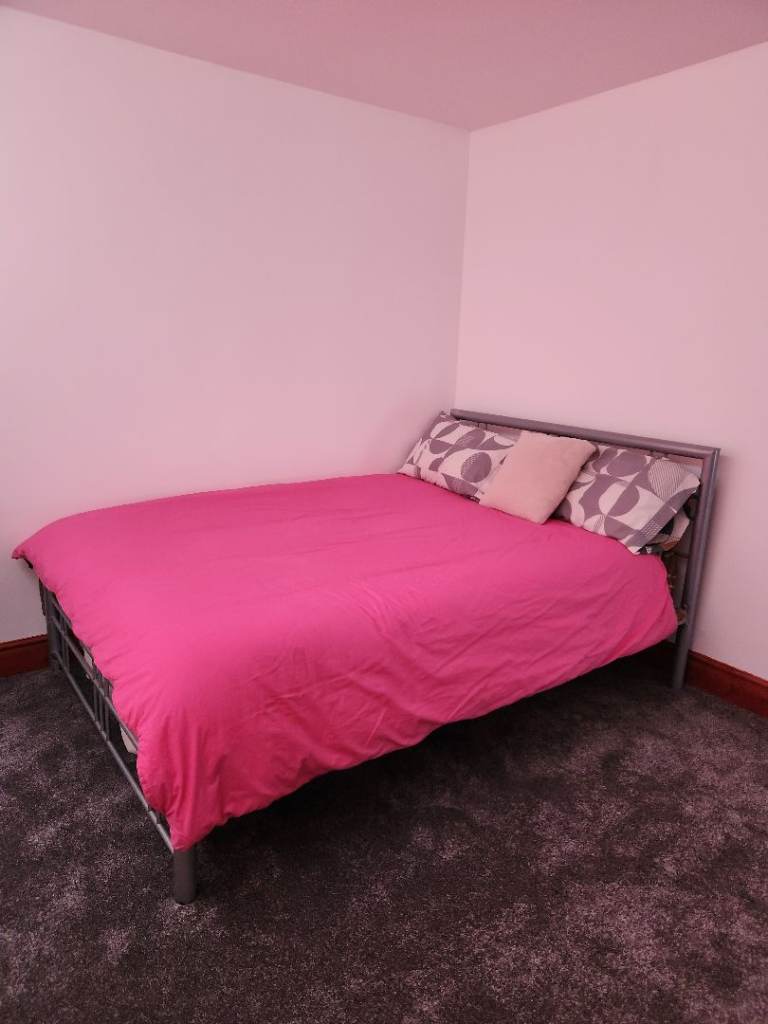 Beautiful Rooms available in a serene well located house share in Grays 