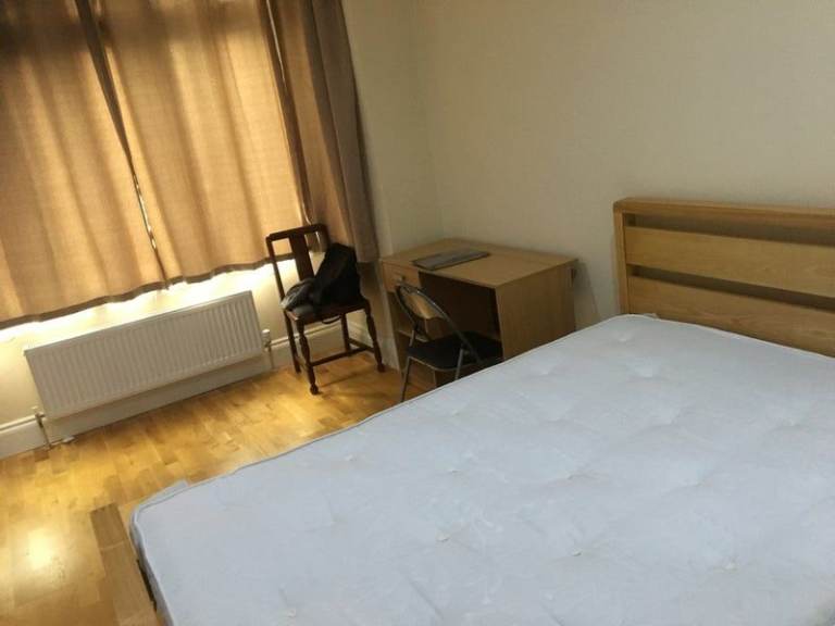 1 Lovely double bedrooms with own bathroom