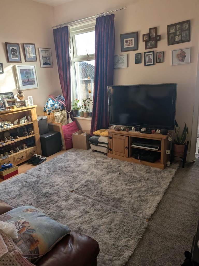 3-4 bed terrace house 