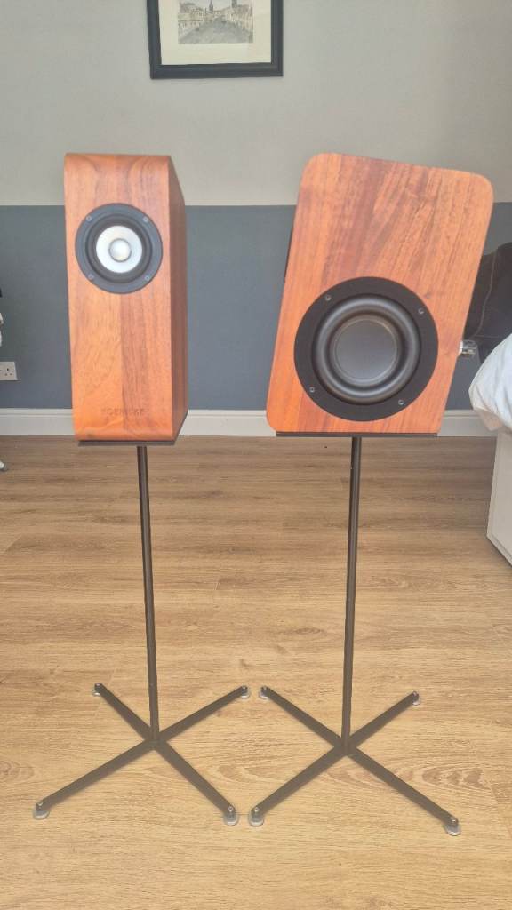 Boenicke W5 Bookshelf Speakers Walnut