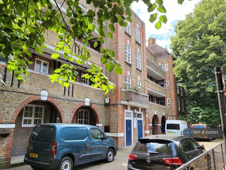 1 bedroom flat in Bowyer House, Hoxton, N1 (1 bed) (#2921185)