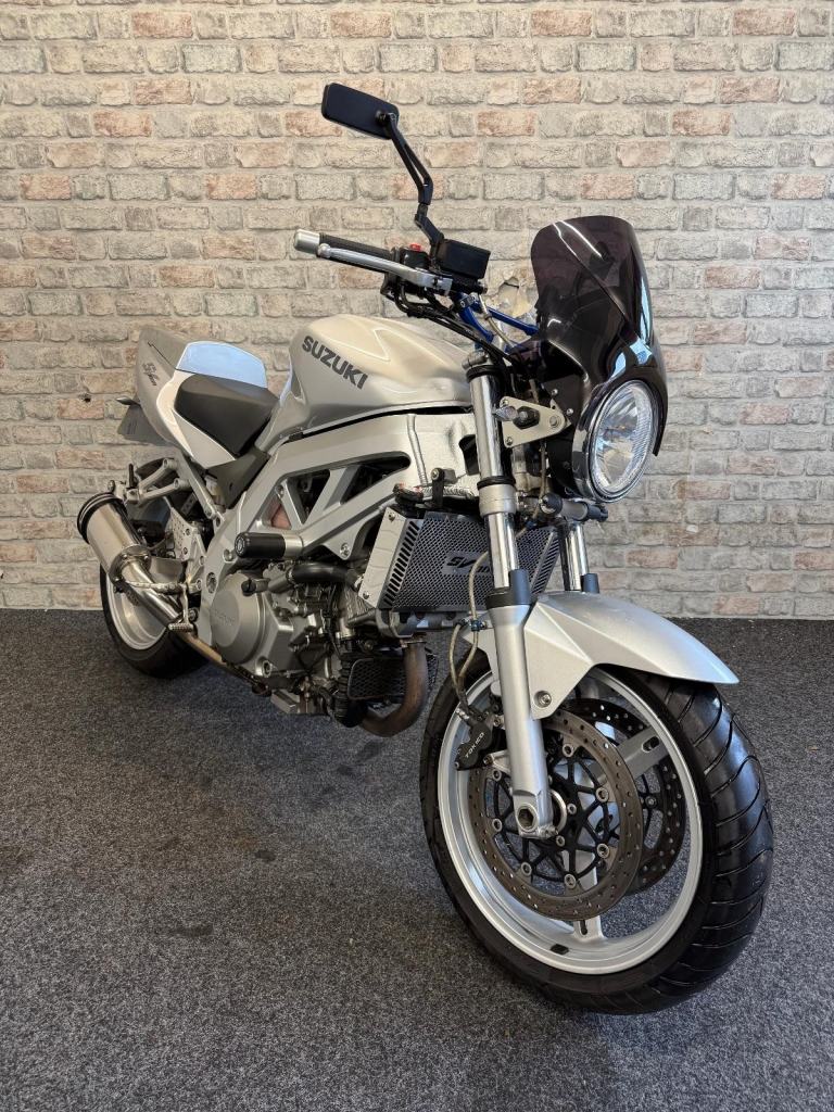 2003 Suzuki SV1000 Unfaired Naked - just 16k - 12 month mot -Stunning condition 
