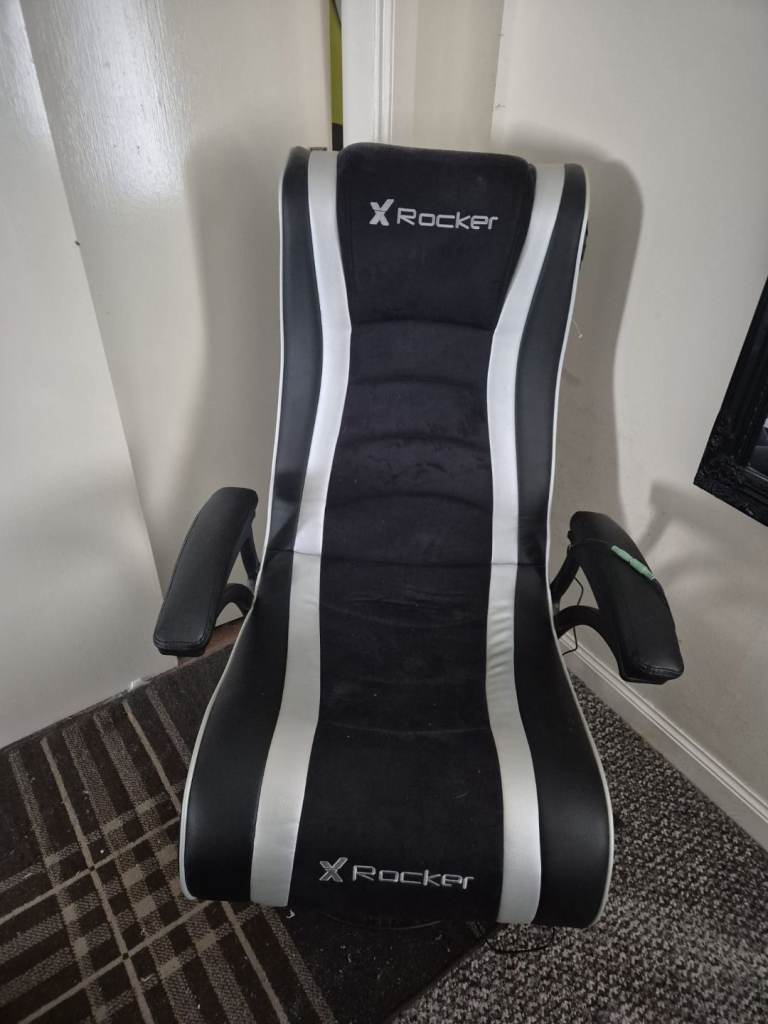 -Rocker Pegasus 4.1 Gaming Chair - Black/White