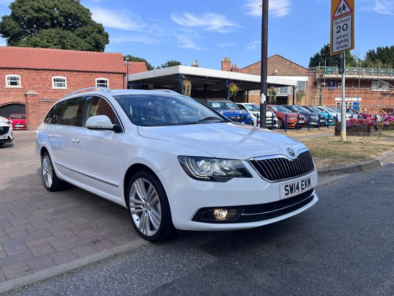 2014 Skoda Superb 2.0 TDI CR 170 Elegance 4X4 5dr DSG ESTATE Diesel Automatic