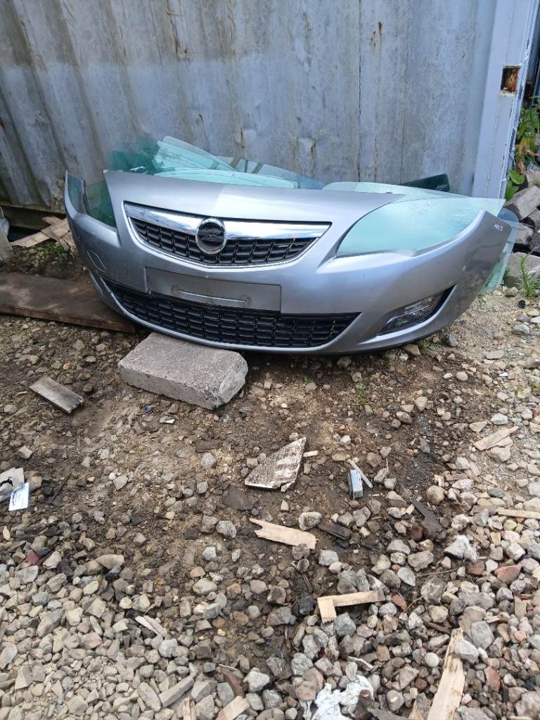 2011 vauxhall astra front bumper 