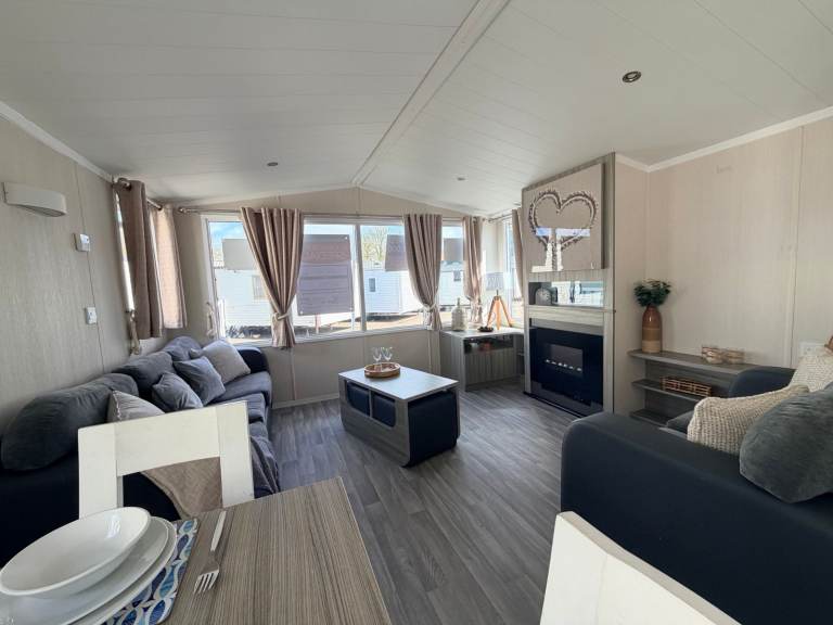 Cheap Static 2 Bedroom Caravan - PITCH FEES INCLUDED