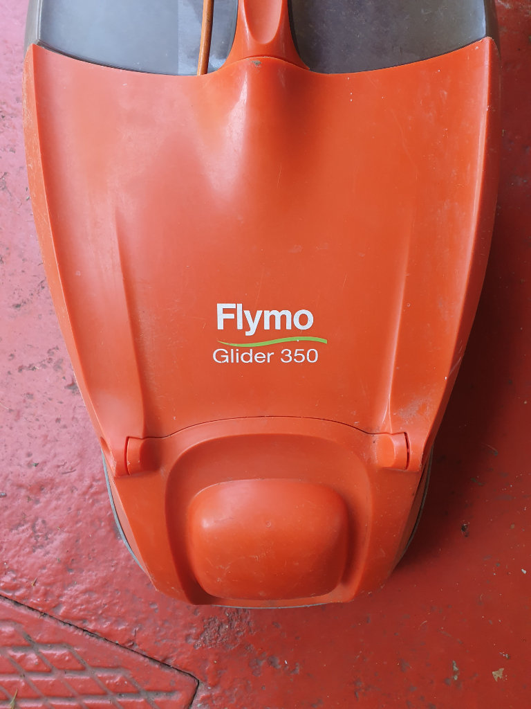 Flymo lawnmower in great condition 
