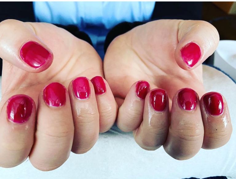 Looking for a Room to rent in a salon /chair 