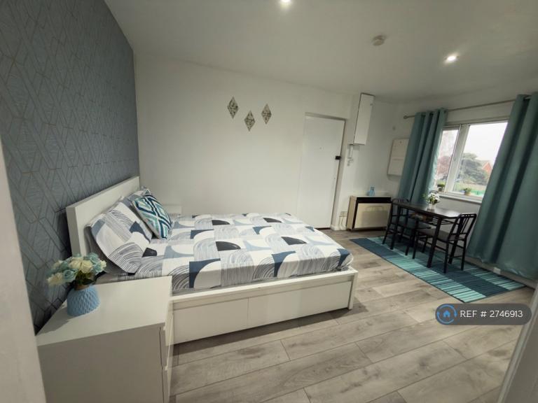 Studio flat in Brendon Close, Harlington, UB3 (#2746913)