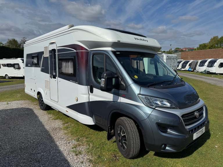 Hobby Optima Delux T75 HF 4 Verth 4 Travel Seat Rear fixed Bed For Sale